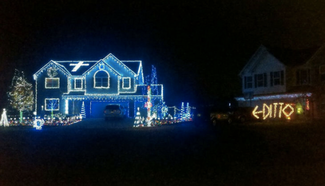 funny-christmas-lights-ditto-house