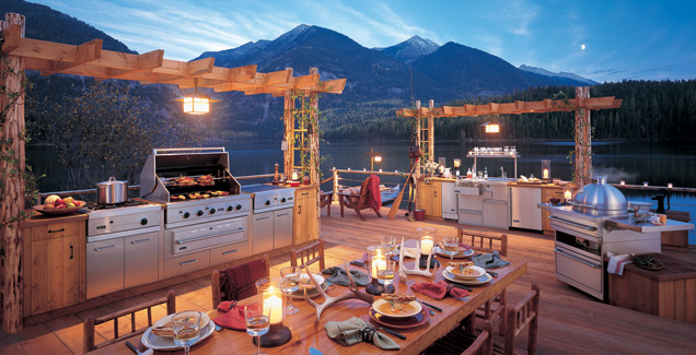 5 Crazy Beautiful Outdoor Kitchens | RISMedia\'s Housecall